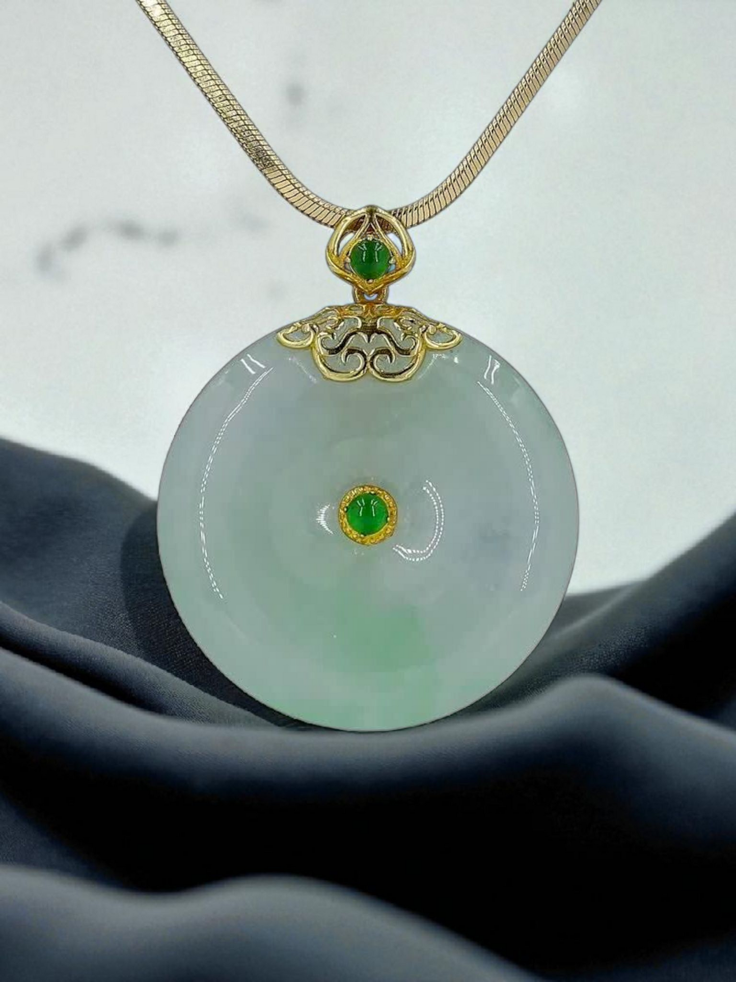 Emperors' Round Burmese A-Jadeite 25.20 mm Donut Pendant (with 18K Yellow Gold) - Certified - V9