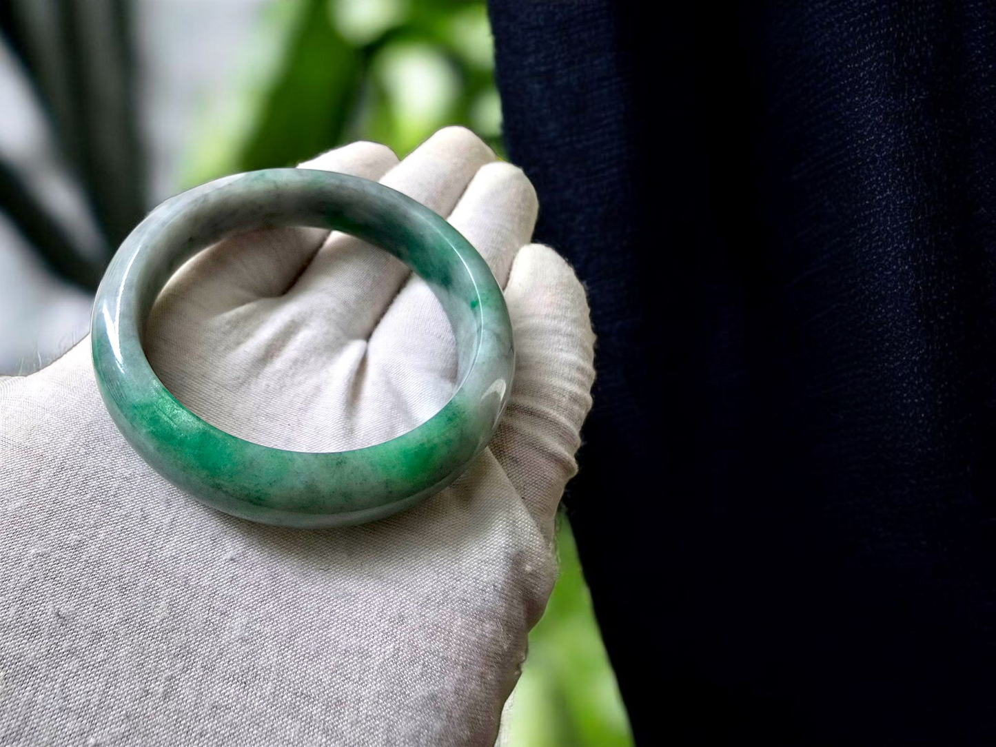 Earth's (MADE IN JAPAN) Burmese Green A-Jade Round Bangle Bracelet - Certified 08825