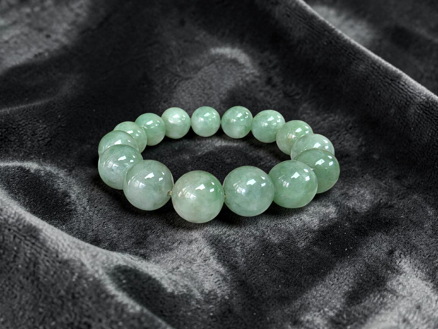 Japanese Winter Green Burmese A-Jade Beaded Bracelet (MADE IN JAPAN) (14.00 - 14.50 mm Each x 15 beads) 05057
