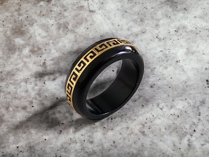 Li Onyx Ring (with 14K Yellow Gold)