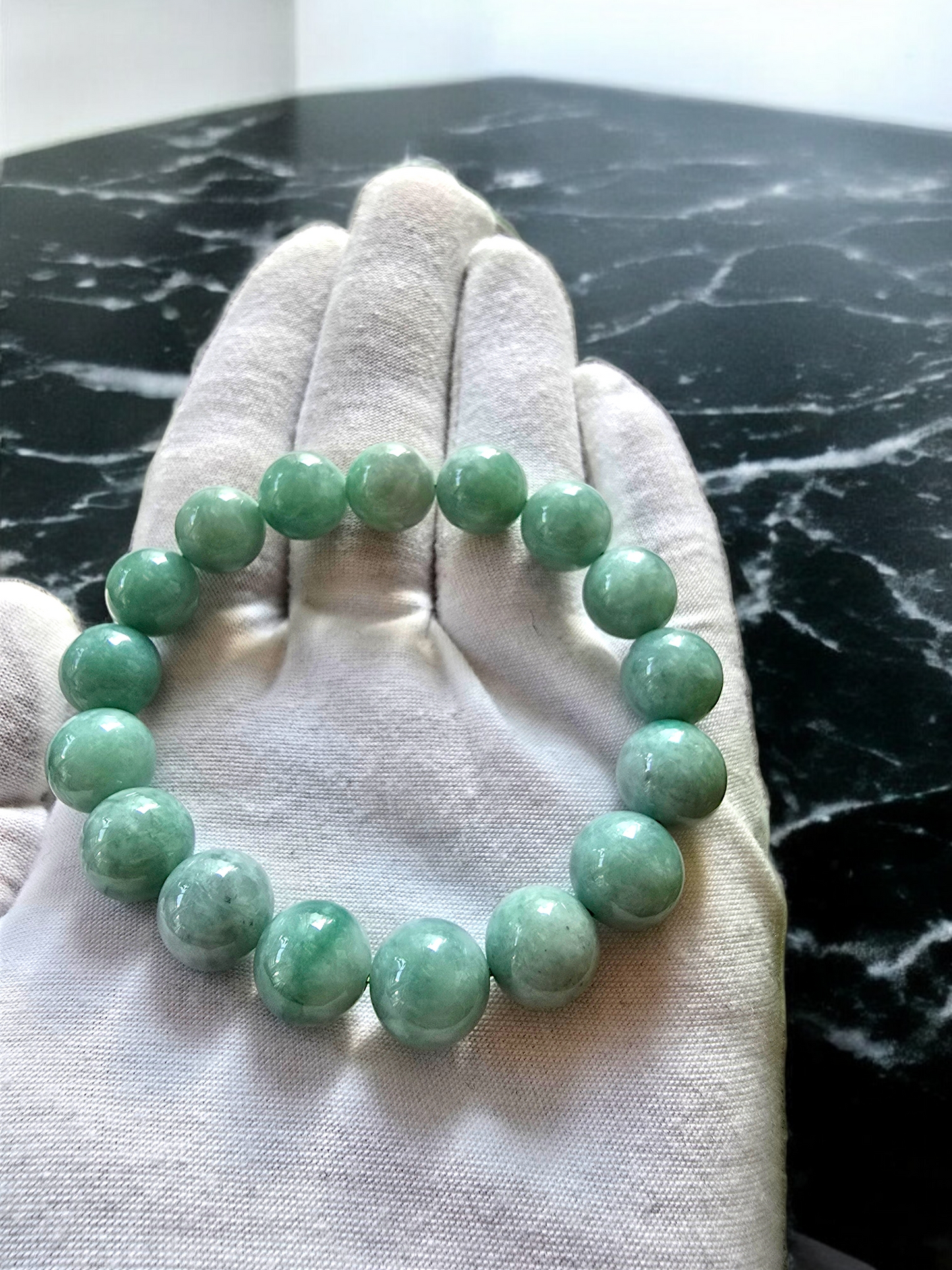 Imperial Japanese Green Burmese A-Jade Beaded Bracelet (MADE IN JAPAN) (12mm Each x 17 beads) 05033