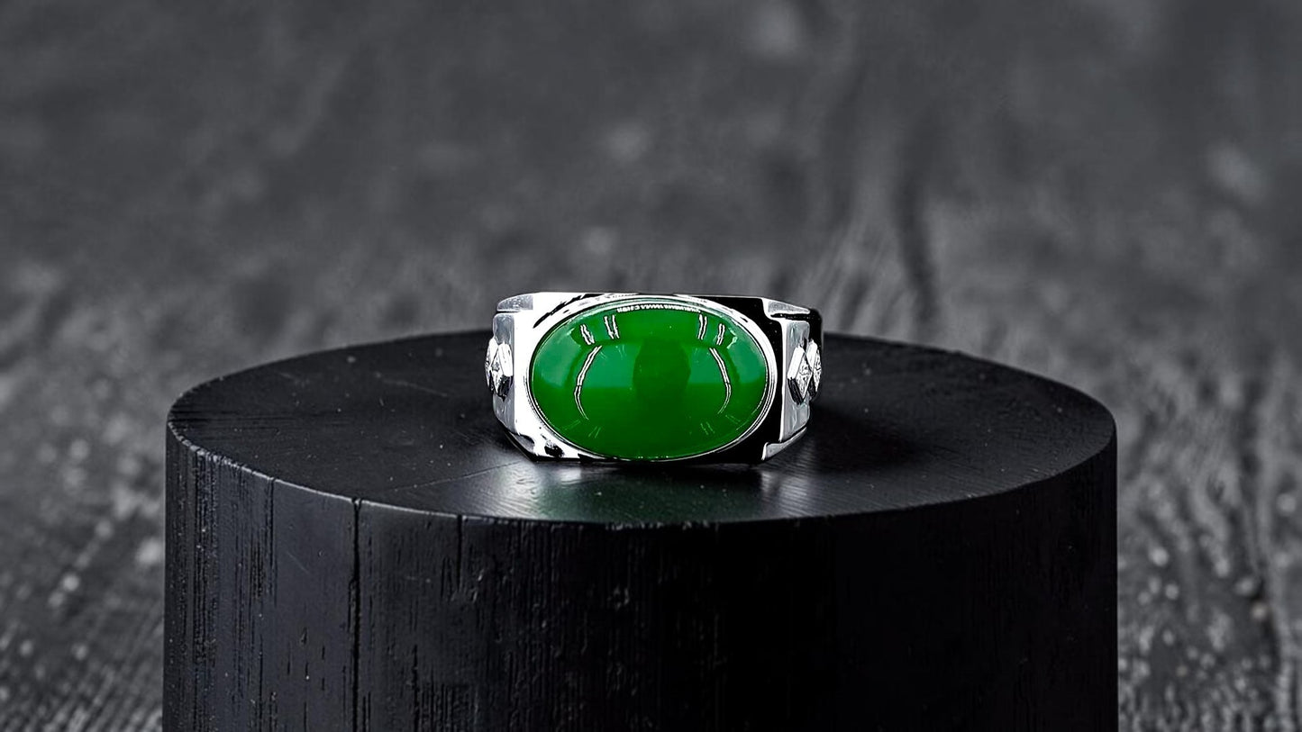 Chita MADE IN JAPAN 8.80 cts. Certified Intense Green Burmese A-Jadeite Men's Ring (18K White Gold and White Diamonds) Size US9.5  - R25