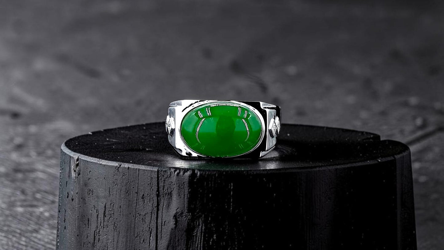 Chita MADE IN JAPAN 8.80 cts. Certified Intense Green Burmese A-Jadeite Men's Ring (18K White Gold and White Diamonds) Size US9.5  - R25
