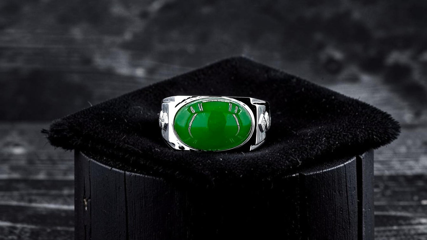 Chita MADE IN JAPAN 8.80 cts. Certified Intense Green Burmese A-Jadeite Men's Ring (18K White Gold and White Diamonds) Size US9.5  - R25