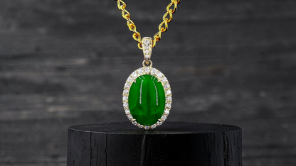 Toyoake MADE IN JAPAN 5.05 cts. Certified Bright Imperial Green Burmese A-Jadeite Pendant (with 18K Yellow Gold and White Diamonds)