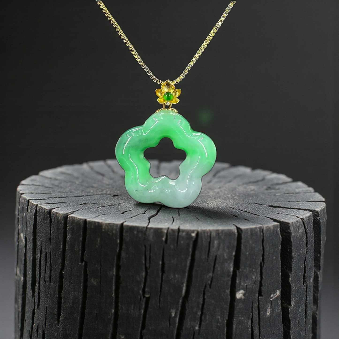 Royal Bauhinia Flower Burmese A-Jadeite 20mm Charm Pendant (with 18K Yellow Gold) - Certified