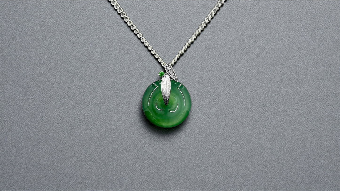 Niseko Round Burmese A-Jadeite 15.00 mm Donut Charm Pendant (with 18K White Gold and White Diamonds) - Certified