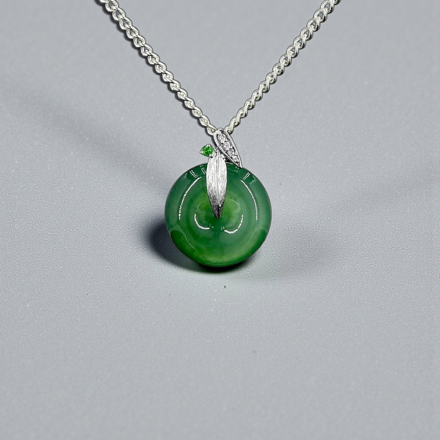 Niseko Round Burmese A-Jadeite 15.00 mm Donut Charm Pendant (with 18K White Gold and White Diamonds) - Certified