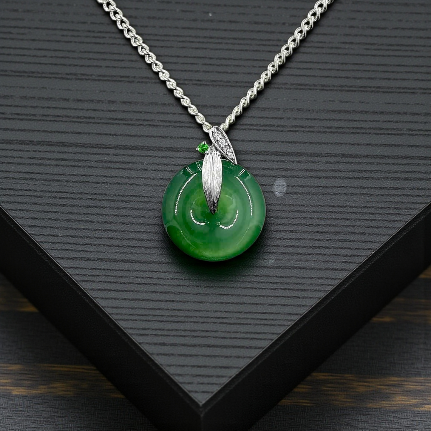 Niseko Round Burmese A-Jadeite 15.00 mm Donut Charm Pendant (with 18K White Gold and White Diamonds) - Certified