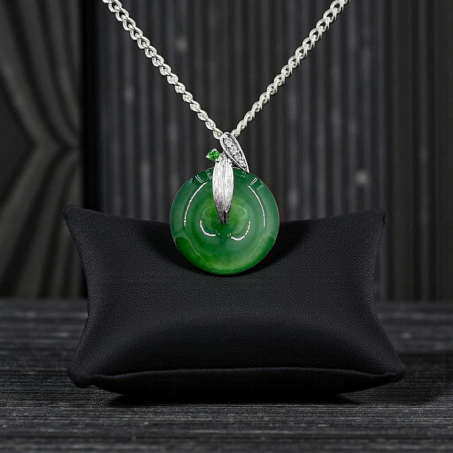 Niseko Round Burmese A-Jadeite 15.00 mm Donut Charm Pendant (with 18K White Gold and White Diamonds) - Certified