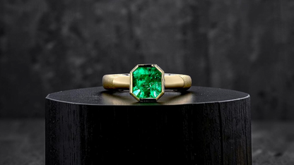 GIA Certified (F2) Choshi (Made in JAPAN) 1.61 cts. Bright Vivid Green Columbian Emerald Ring (with 18K Yellow Gold) Size US8.5  - R30