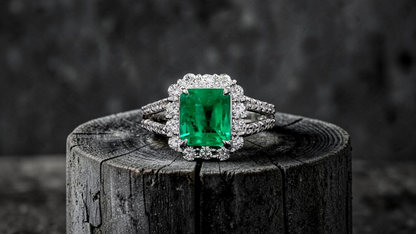 Handa MADE IN JAPAN Certified 2.34 cts. Minor Oil Vivid Green Columbian Emerald Ring with Platinum 900 and White Diamonds Size US6  - R14