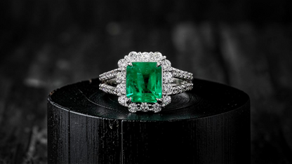Handa MADE IN JAPAN Certified 2.34 cts. Minor Oil Vivid Green Columbian Emerald Ring with Platinum 900 and White Diamonds Size US6  - R14