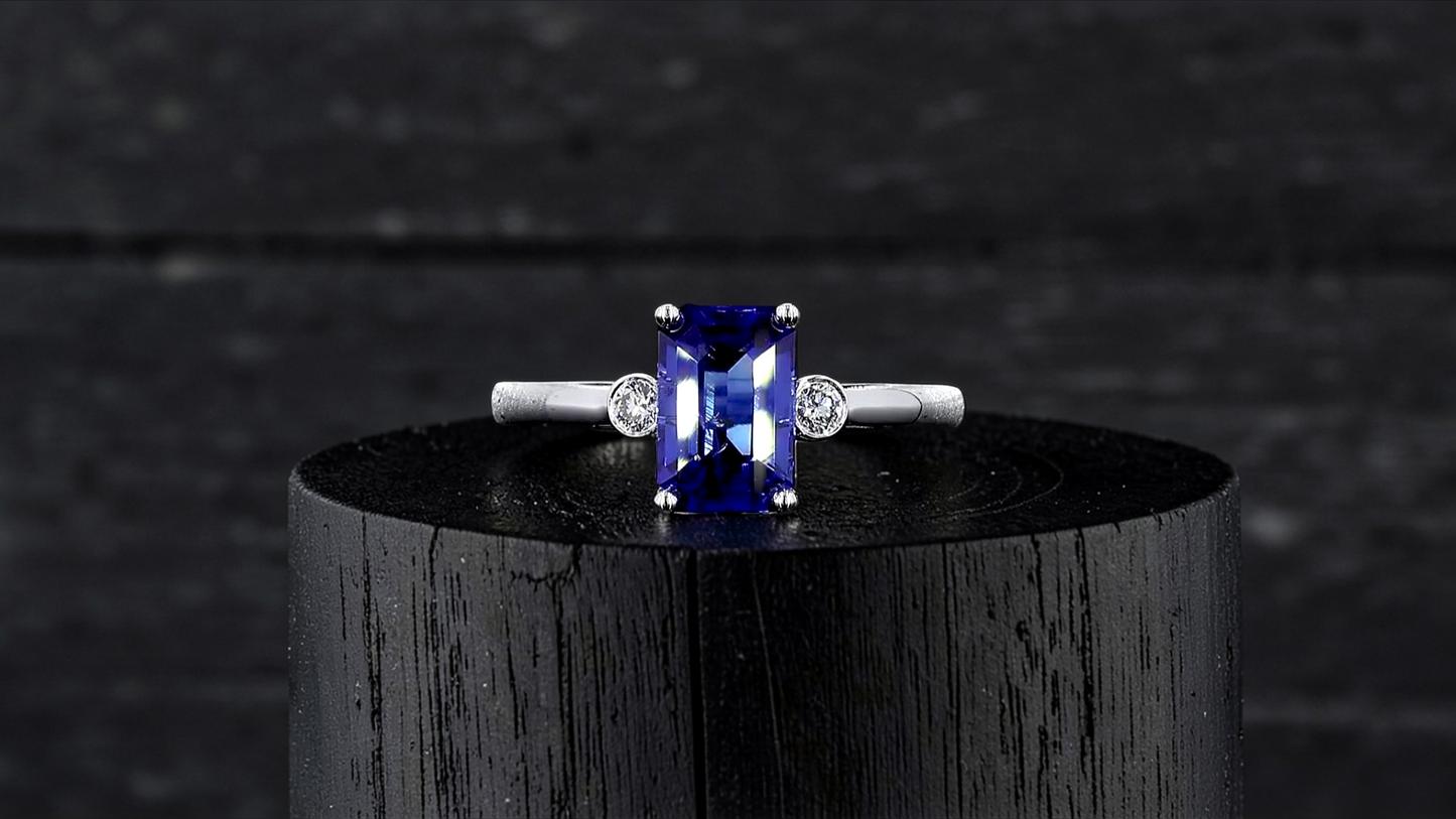 Tsushima Certified 2.02 cts. Natural Cornflower Blue Sapphire Ring with 18K White Gold and White Diamonds Size US 7.5  - R18
