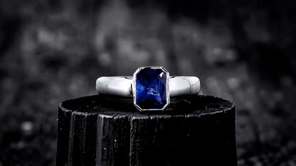 Hekinan Certified 1.72 cts. Natural Royal Blue Sapphire Men's Ring with 18K White Gold Size US 9  - R19