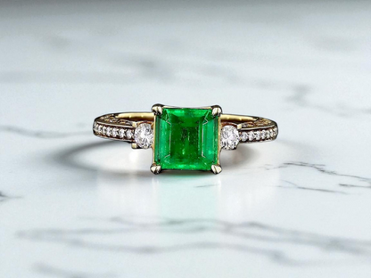 Velletri (1.95 cts.) Emerald and Natural Diamonds Ring (with 18K Yellow Gold) - Guild Certified - MR6277
