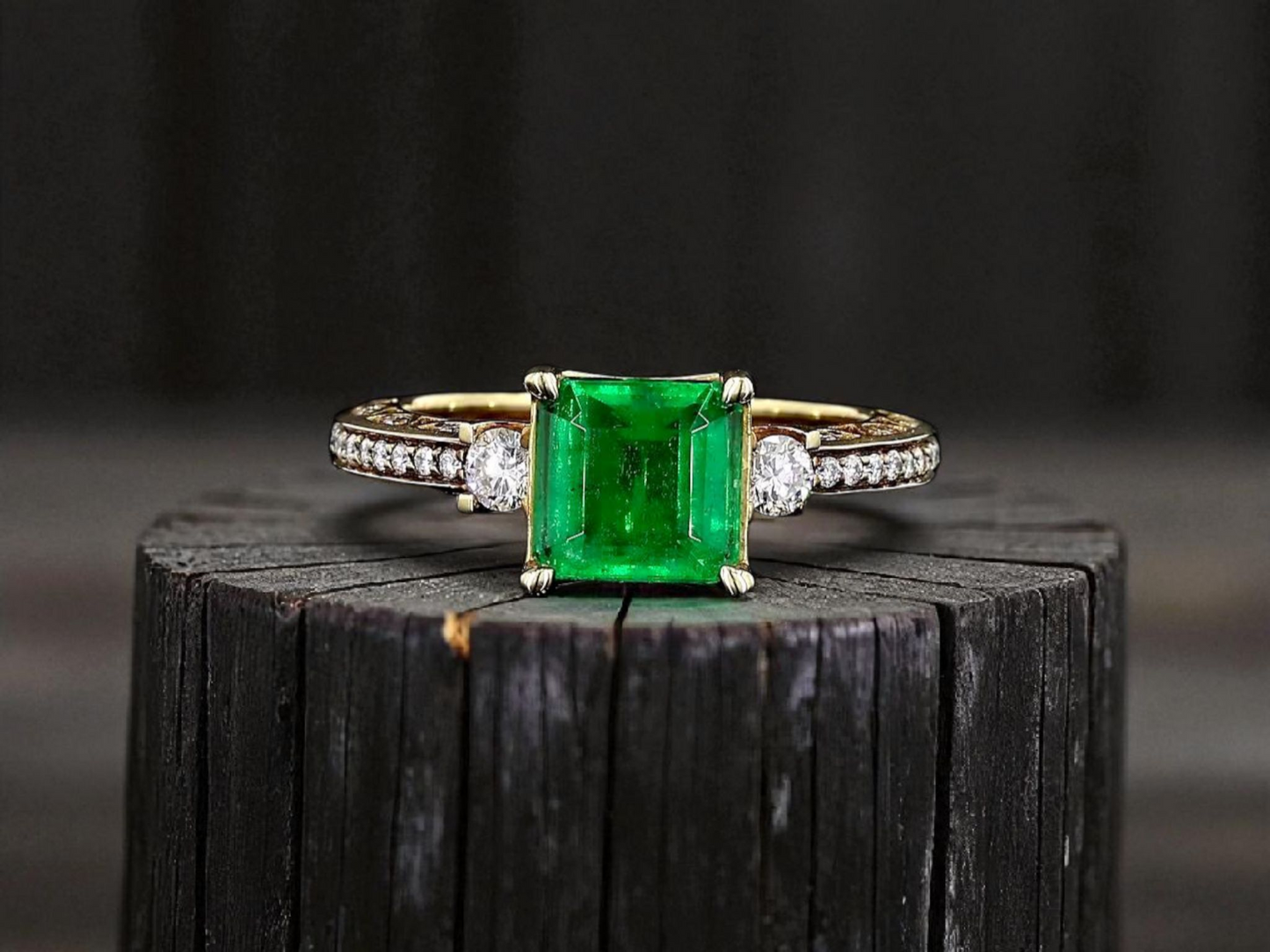 Velletri (1.95 cts.) Emerald and Natural Diamonds Ring (with 18K Yellow Gold) - Guild Certified - MR6277