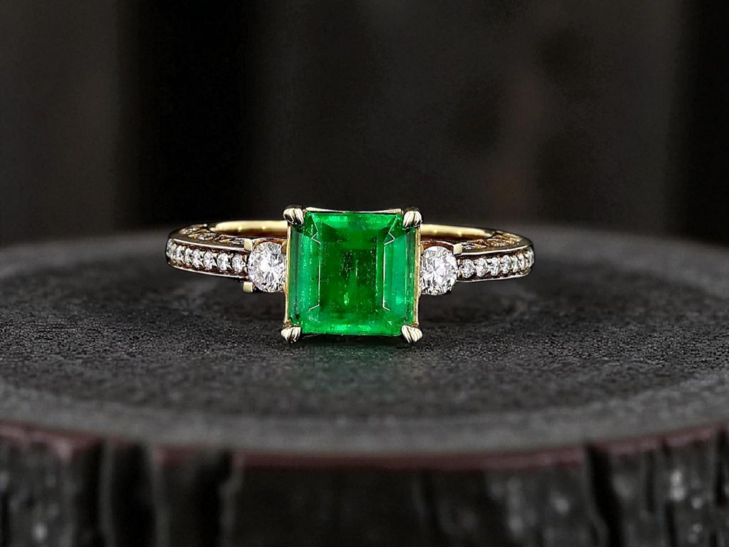 Velletri (1.95 cts.) Emerald and Natural Diamonds Ring (with 18K Yellow Gold) - Guild Certified - MR6277