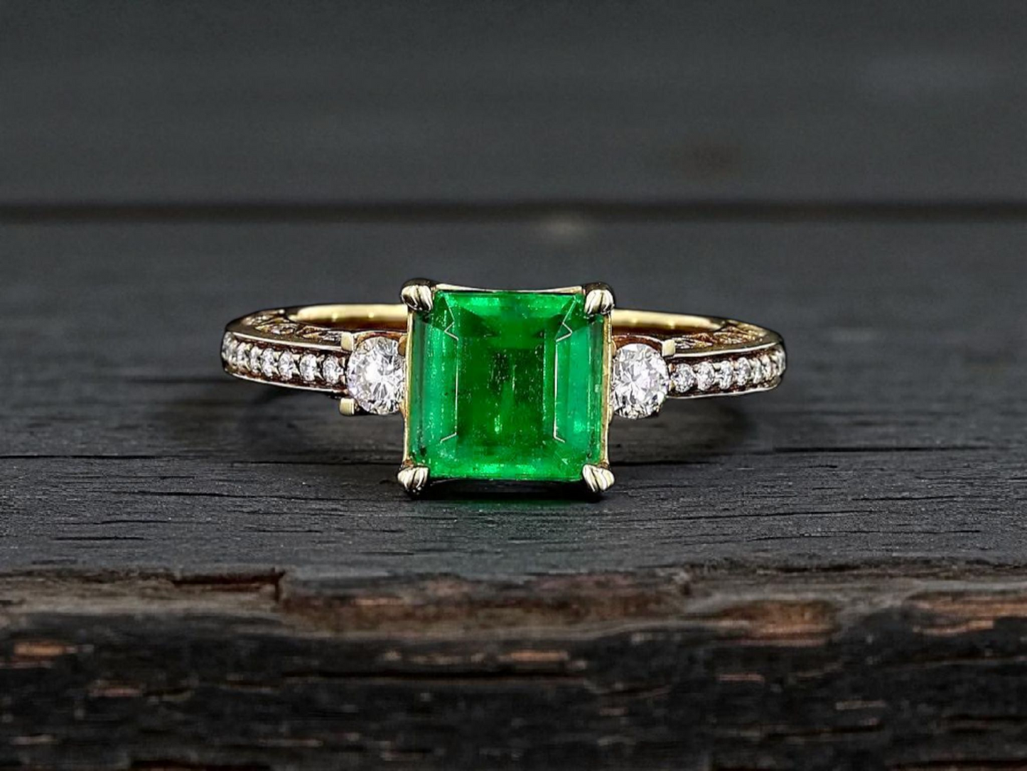 Velletri (1.95 cts.) Emerald and Natural Diamonds Ring (with 18K Yellow Gold) - Guild Certified - MR6277