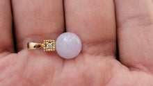 將圖片載入到圖庫檢視器中， Kyoto Burmese Lavender Jade Bulb Pendant with 14K Yellow Gold and White Round Diamonds