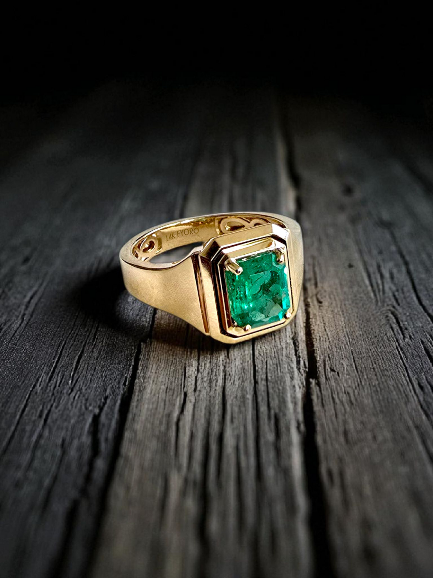 Certified Natural Columbian Emerald 1.72 cts (Vivid Green) Men's Ring with 14K Yellow Gold - Size US 9 - R6