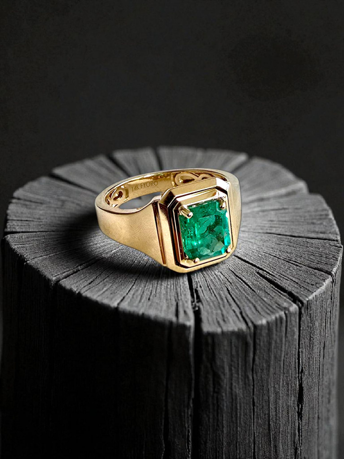 Certified Natural Columbian Emerald 1.72 cts (Vivid Green) Men's Ring with 14K Yellow Gold - Size US 9 - R6