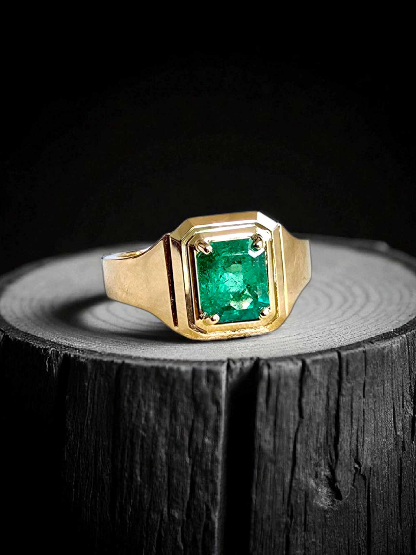 Certified Natural Columbian Emerald 1.72 cts (Vivid Green) Men's Ring with 14K Yellow Gold - Size US 9 - R6