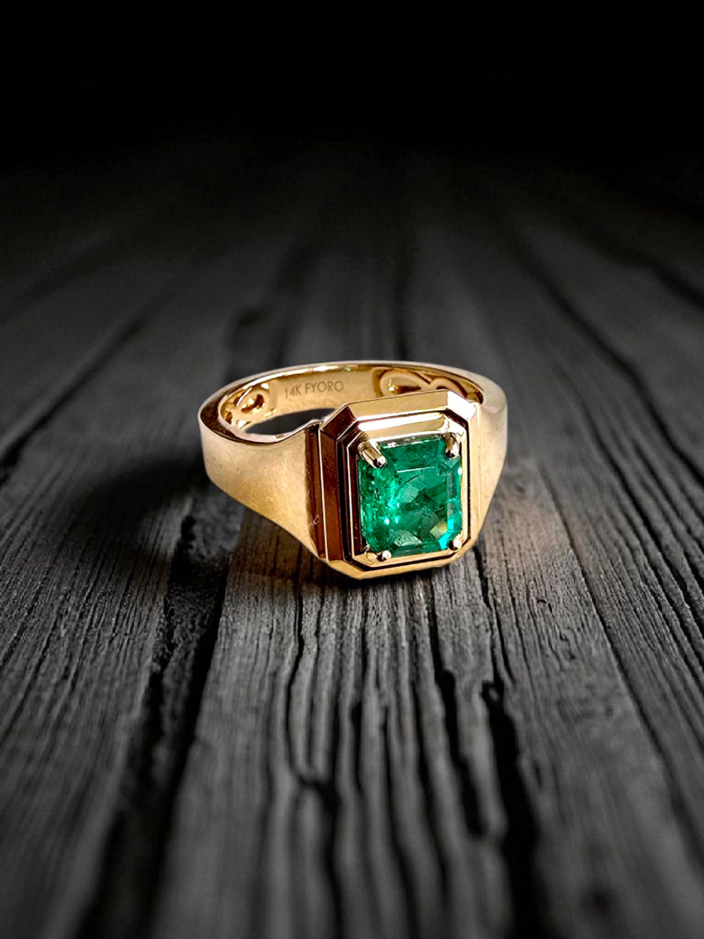 Certified Natural Columbian Emerald 1.72 cts (Vivid Green) Men's Ring with 14K Yellow Gold - Size US 9 - R6