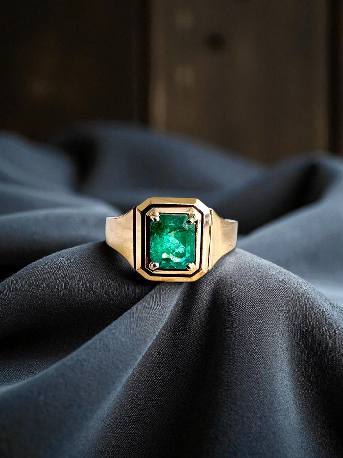 Certified Natural Columbian Emerald 1.72 cts (Vivid Green) Men's Ring with 14K Yellow Gold - Size US 9 - R6