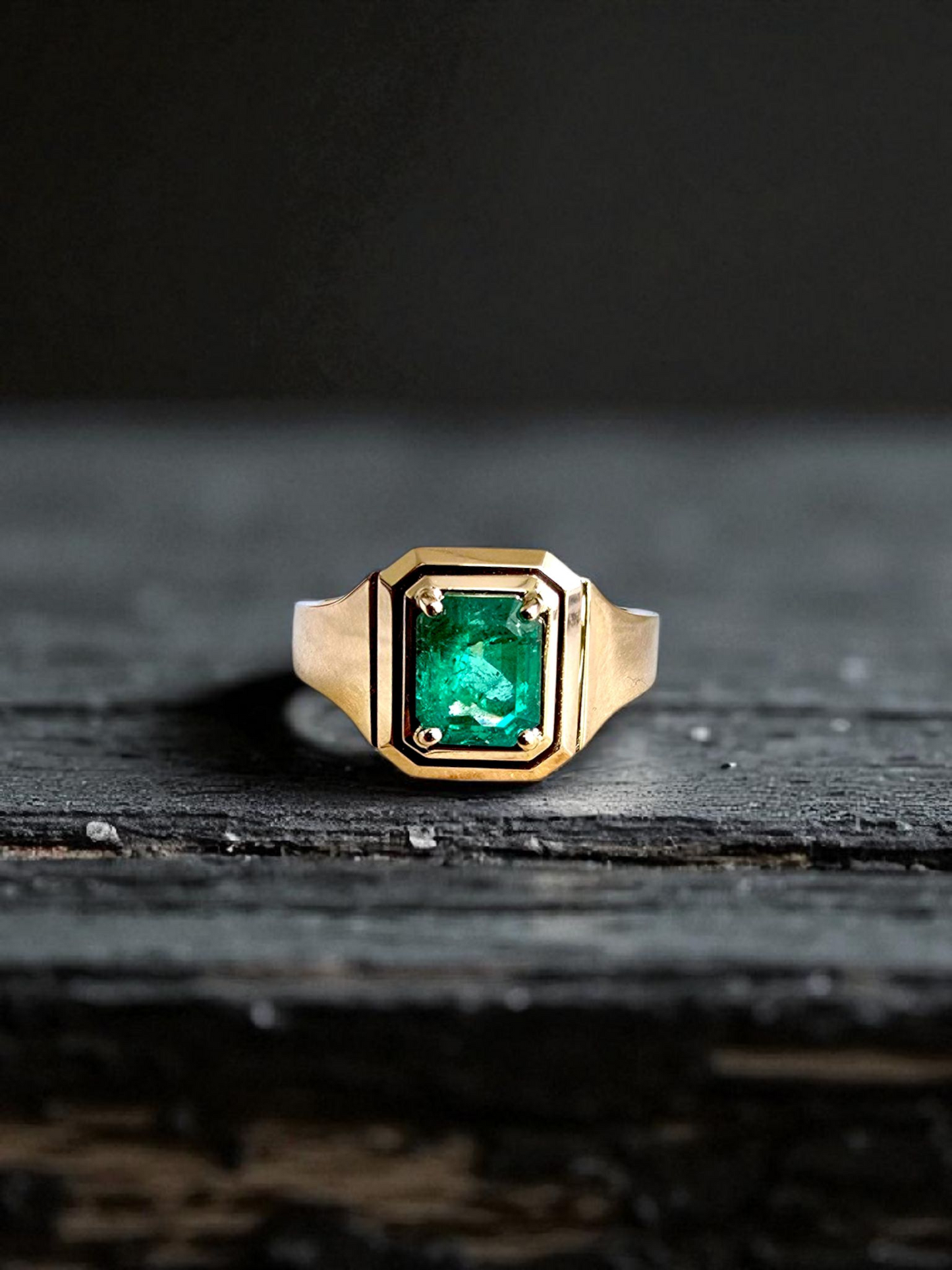 Certified Natural Columbian Emerald 1.72 cts (Vivid Green) Men's Ring with 14K Yellow Gold - Size US 9 - R6