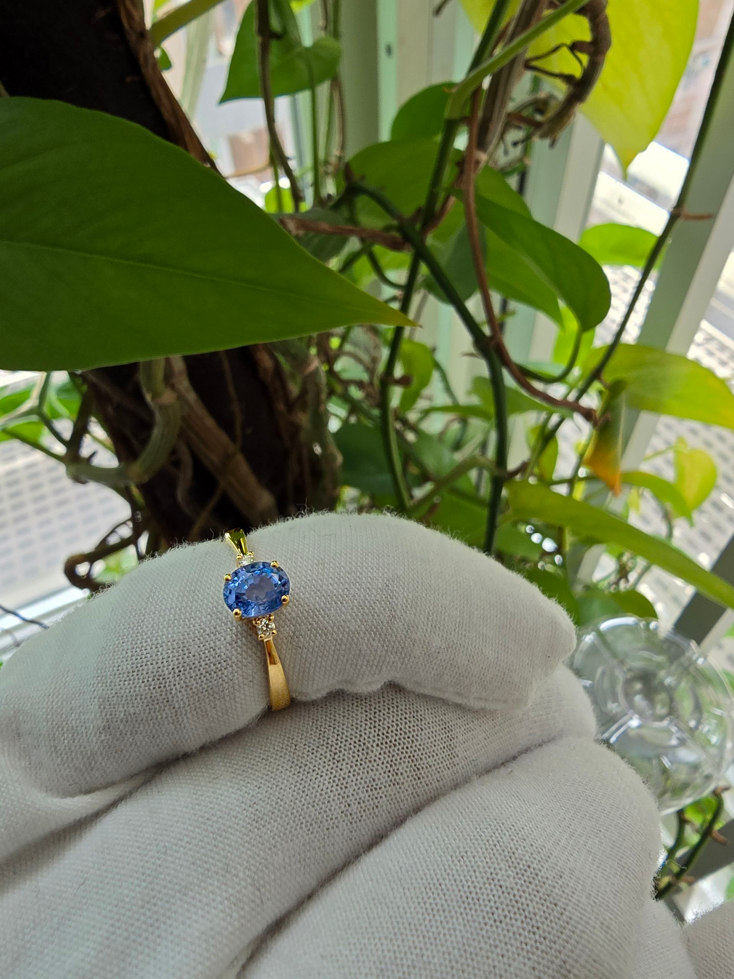 Certified Kyoto Oval Shaped 1.17 cts. No Heat Natural Blue Sapphire Ring with 14K Yellow Gold and White Diamonds Size US 6.5  - R7