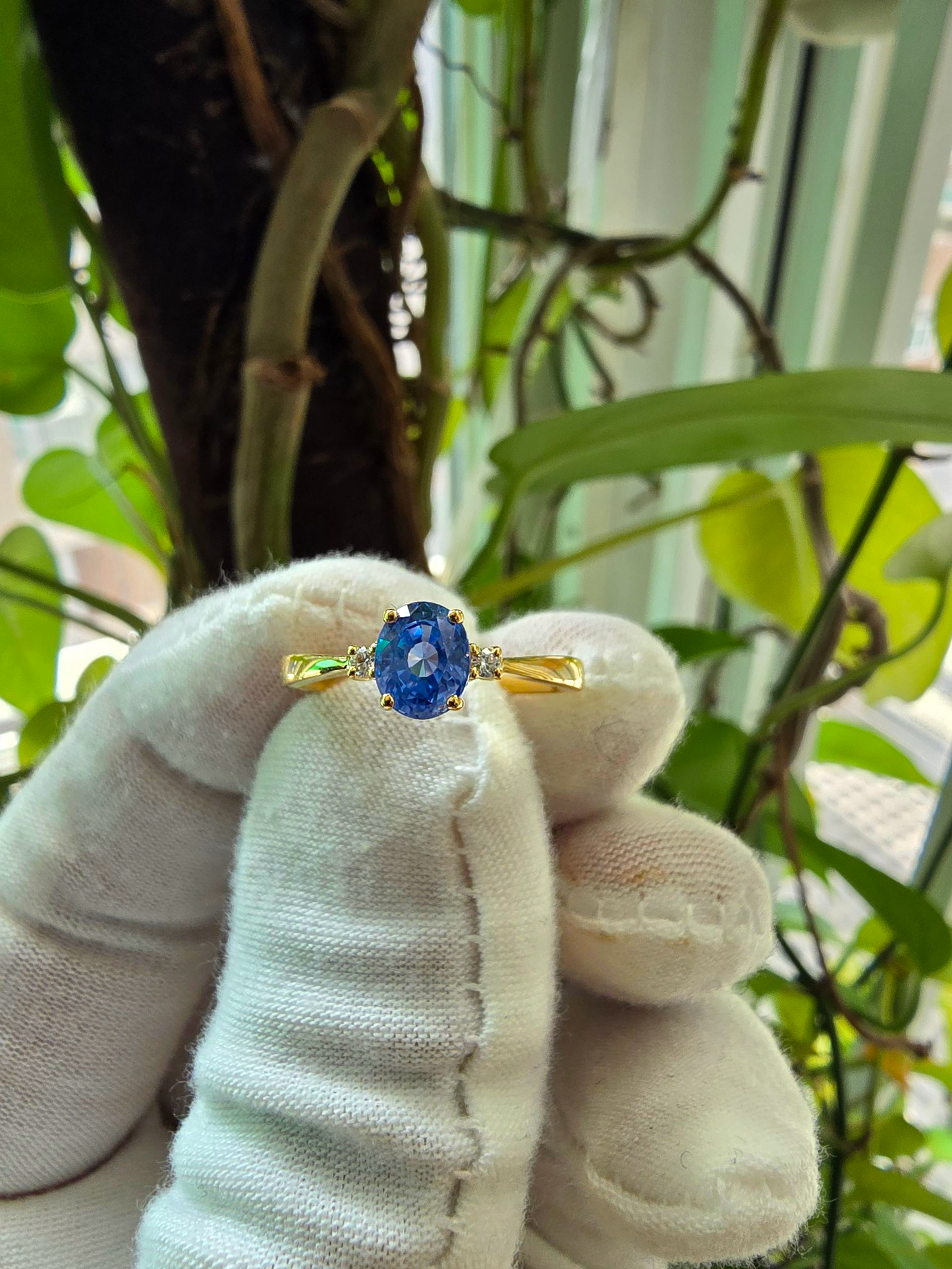 Certified Kyoto Oval Shaped 1.17 cts. No Heat Natural Blue Sapphire Ring with 14K Yellow Gold and White Diamonds Size US 6.5  - R7