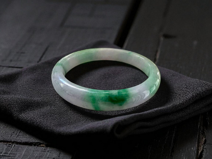 Earth's (MADE IN JAPAN) Burmese Green and Lavender A-Jade Round Bangle Bracelet - Certified 08831