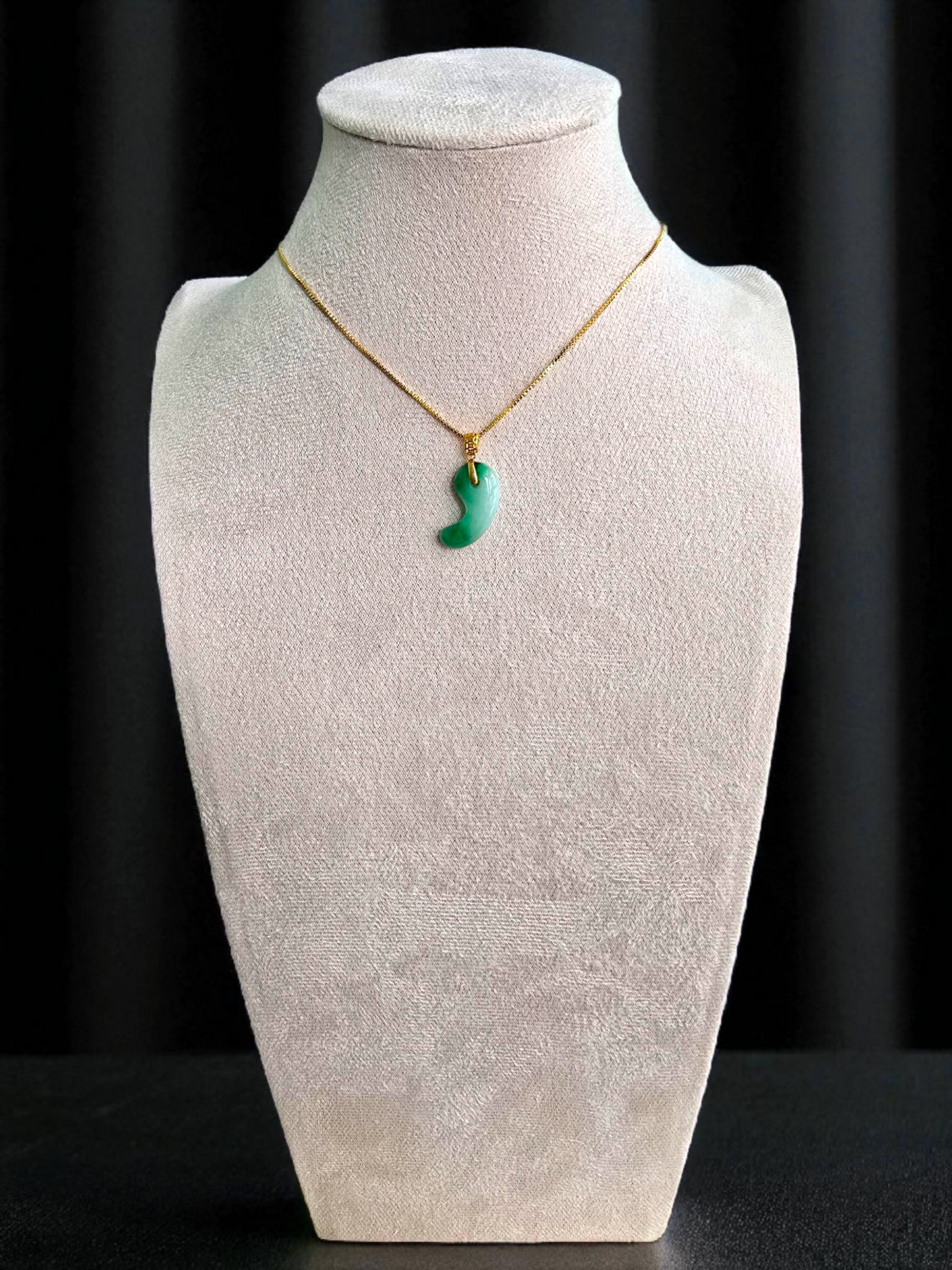 Ginza Magatama (MADE IN JAPAN) Burmese A-Jadeite Charm Pendant (with 18K Yellow Gold) - Certified - V1