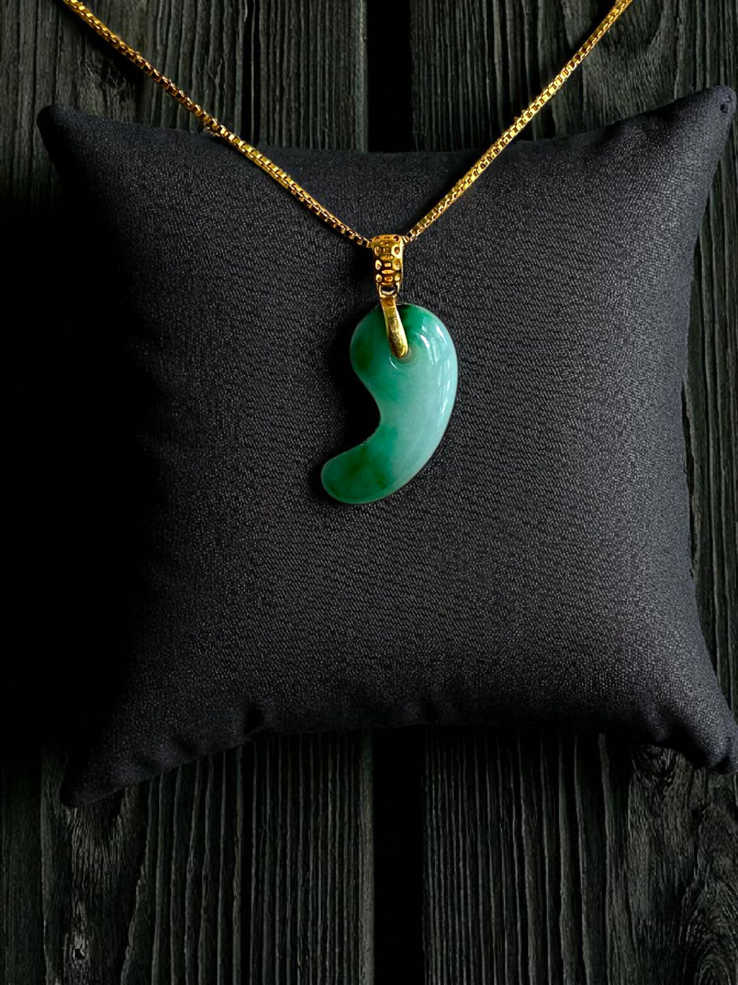 Ginza Magatama (MADE IN JAPAN) Burmese A-Jadeite Charm Pendant (with 18K Yellow Gold) - Certified - V1