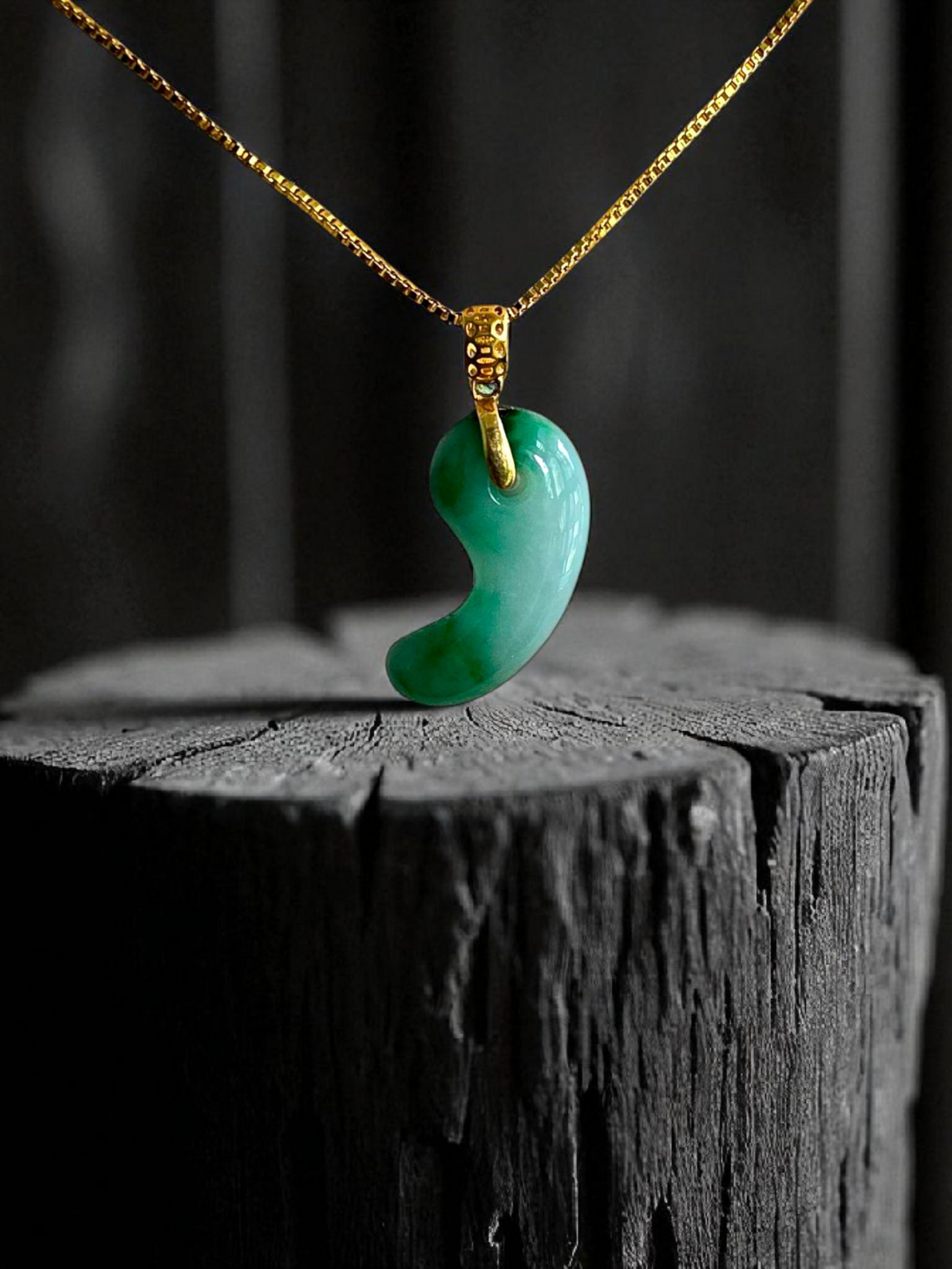 Ginza Magatama (MADE IN JAPAN) Burmese A-Jadeite Charm Pendant (with 18K Yellow Gold) - Certified - V1