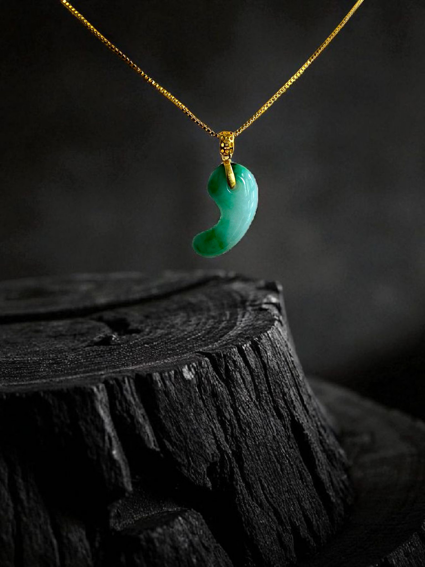Ginza Magatama (MADE IN JAPAN) Burmese A-Jadeite Charm Pendant (with 18K Yellow Gold) - Certified - V1