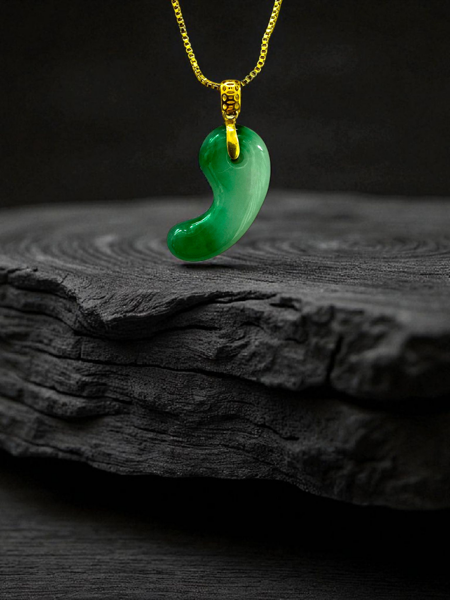 Ginza Magatama (MADE IN JAPAN) Burmese A-Jadeite Charm Pendant (with 18K Yellow Gold) - Certified - V1