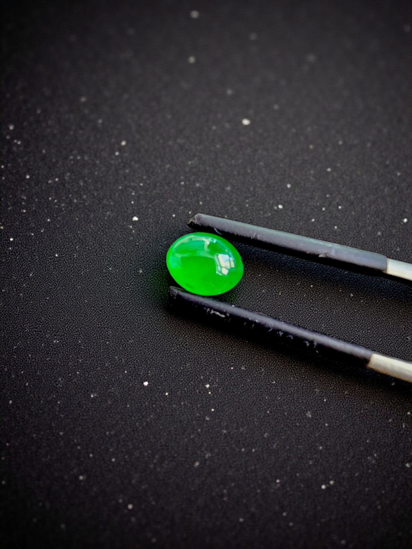 Certified MADE IN JAPAN 1.16 cts. Bright Green Burmese A-Jadeite Oval Cabochon Loose Stone LS21