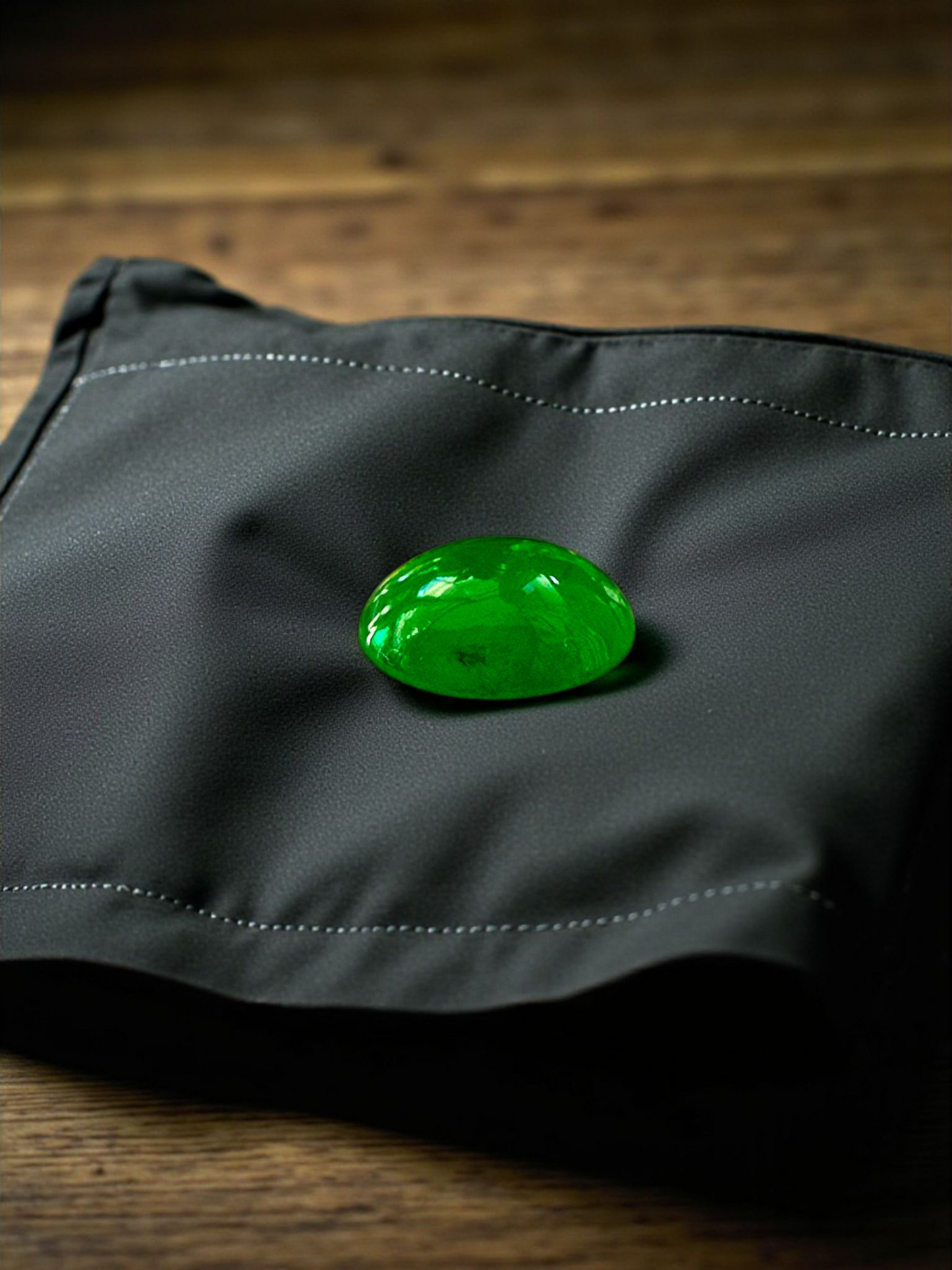 Certified MADE IN JAPAN 1.16 cts. Bright Green Burmese A-Jadeite Oval Cabochon Loose Stone LS21