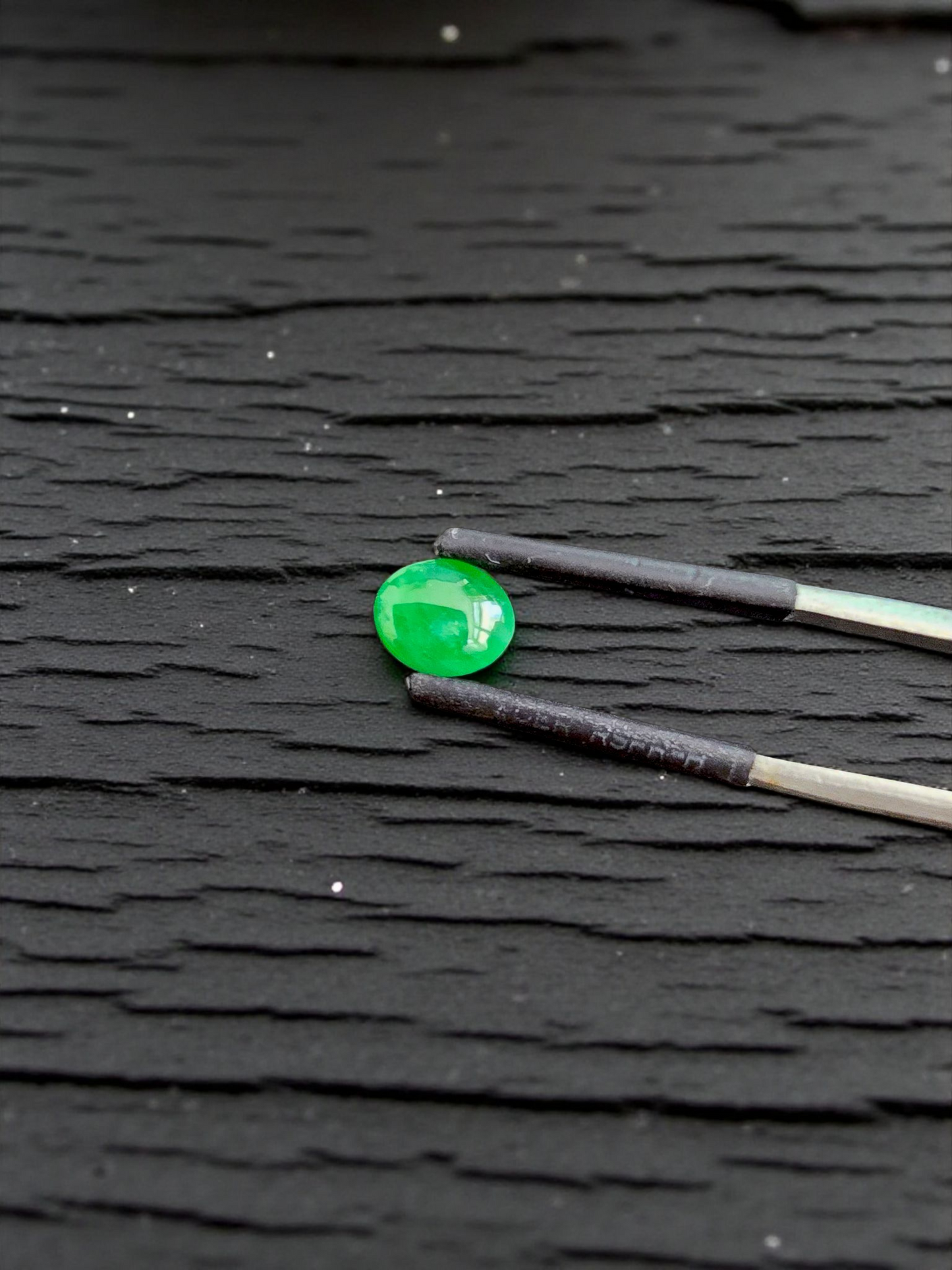 Certified MADE IN JAPAN 1.05 cts. Bright Green Burmese A-Jadeite Oval Cabochon Loose Stone LS22