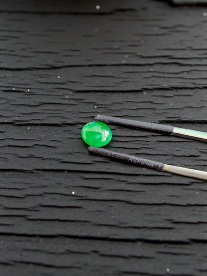 Certified MADE IN JAPAN 1.05 cts. Bright Green Burmese A-Jadeite Oval Cabochon Loose Stone LS22