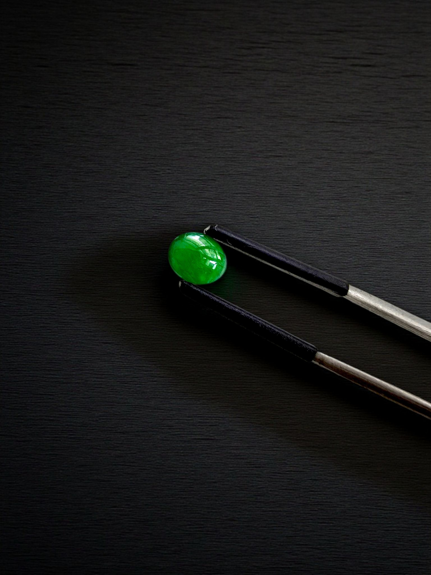 Certified MADE IN JAPAN 1.05 cts. Bright Green Burmese A-Jadeite Oval Cabochon Loose Stone LS22