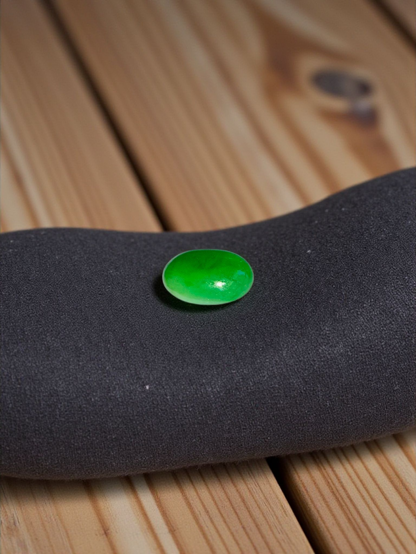 Certified MADE IN JAPAN 1.74 cts. Bright Green Burmese A-Jadeite Oval Cabochon Loose Stone LS23