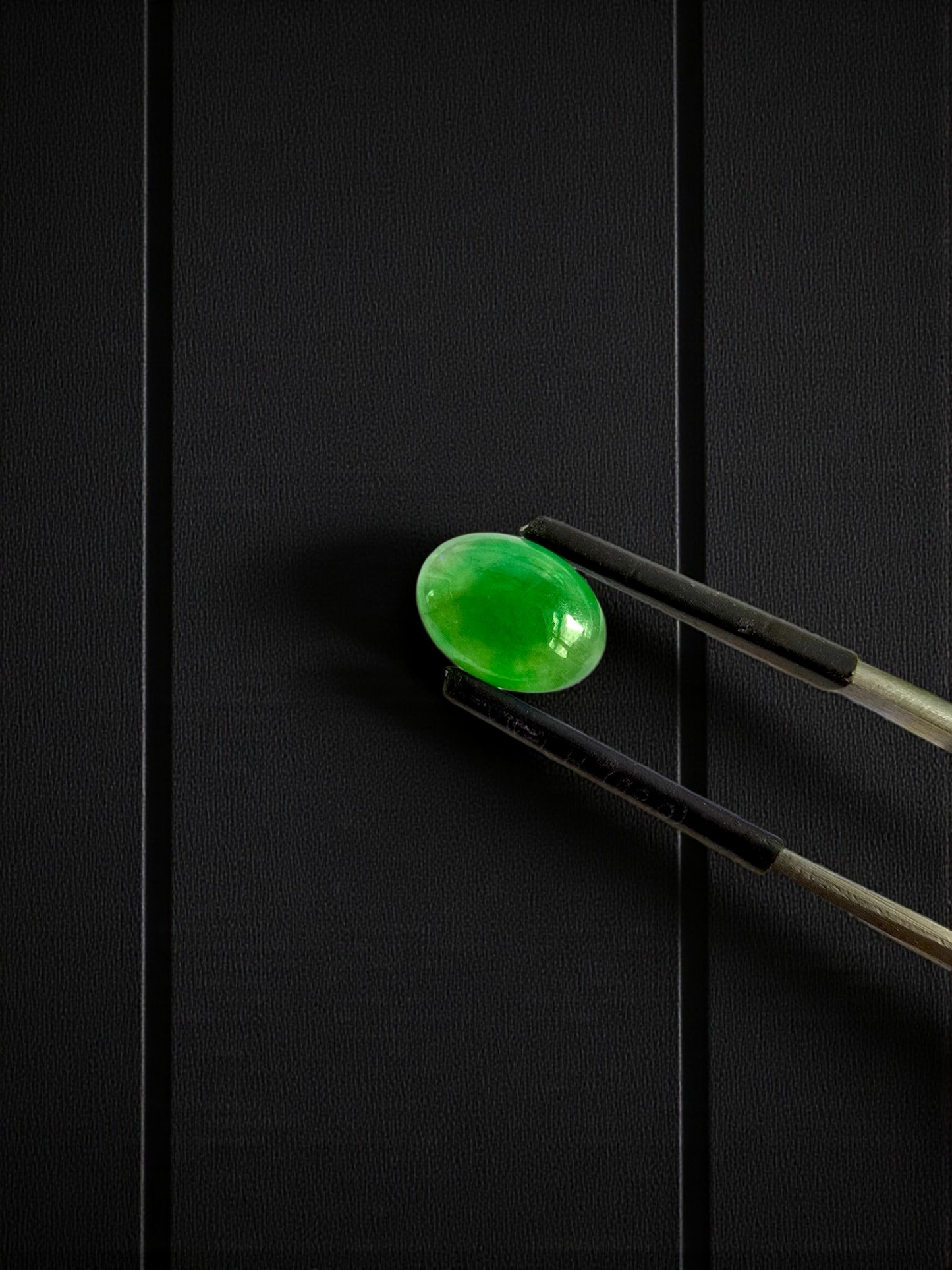 Certified MADE IN JAPAN 3.22 cts. Bright Green Burmese A-Jadeite Oval Cabochon Loose Stone LS24