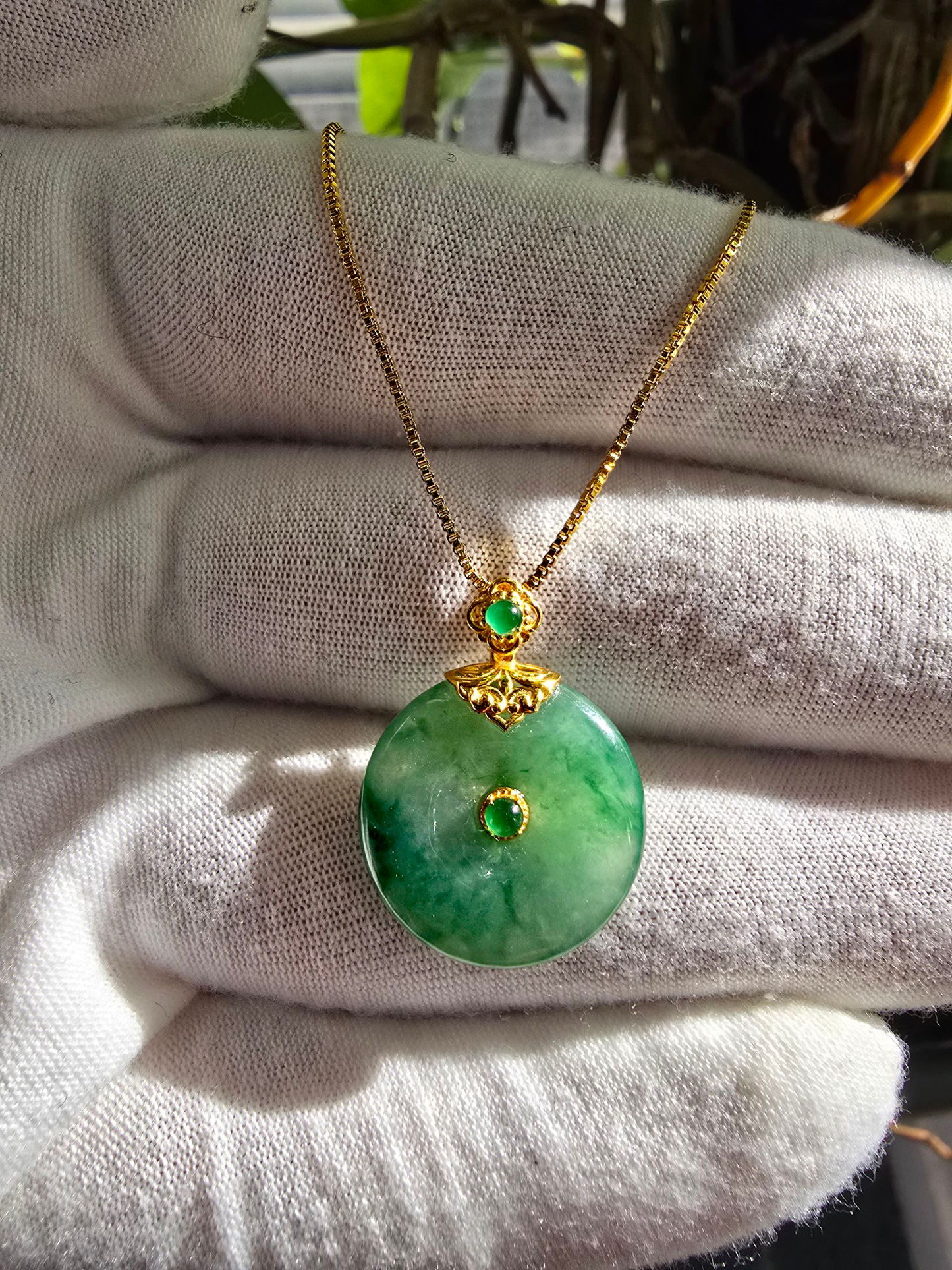 Emperors' Round Burmese A-Jadeite 19.50 mm Donut Pendant (with 18K Yellow Gold) - Certified - V10