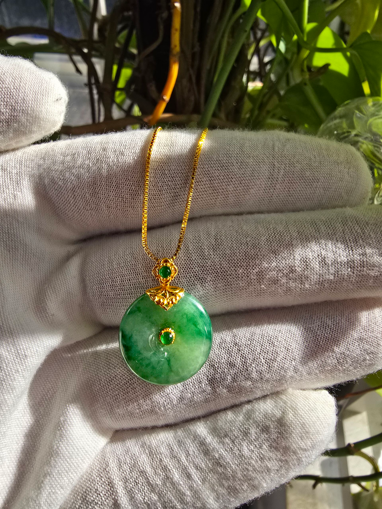 Emperors' Round Burmese A-Jadeite 19.50 mm Donut Pendant (with 18K Yellow Gold) - Certified - V10