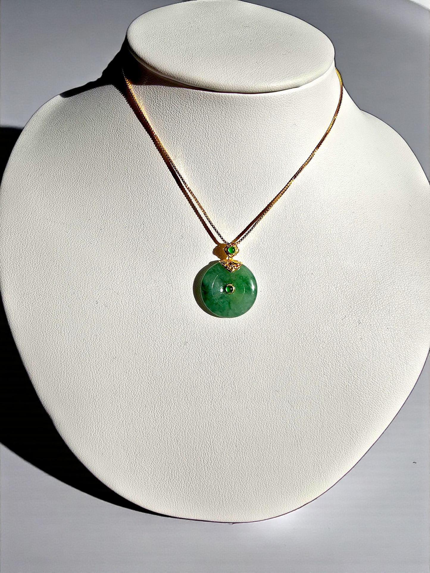 Emperors' Round Burmese A-Jadeite 19.50 mm Donut Pendant (with 18K Yellow Gold) - Certified - V10