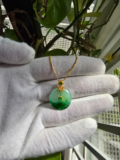 Emperors' Round Burmese A-Jadeite 21.00 mm Donut Pendant (with 18K Yellow Gold) - Certified - V11