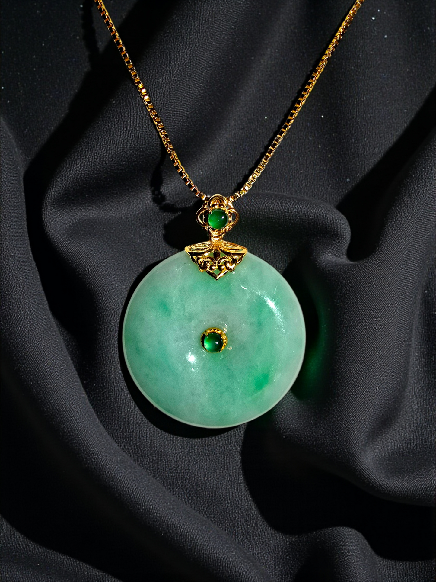 Emperors' Round Burmese A-Jadeite 24.00 mm Donut Pendant (with 18K Yellow Gold) - Certified - V12